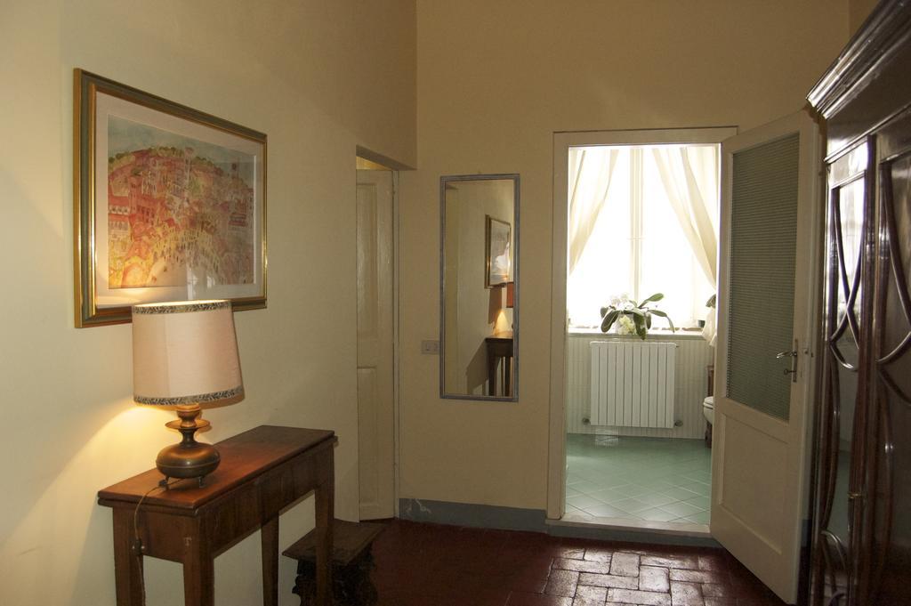 Palazzo Tucci Apartments Лука Стая снимка
