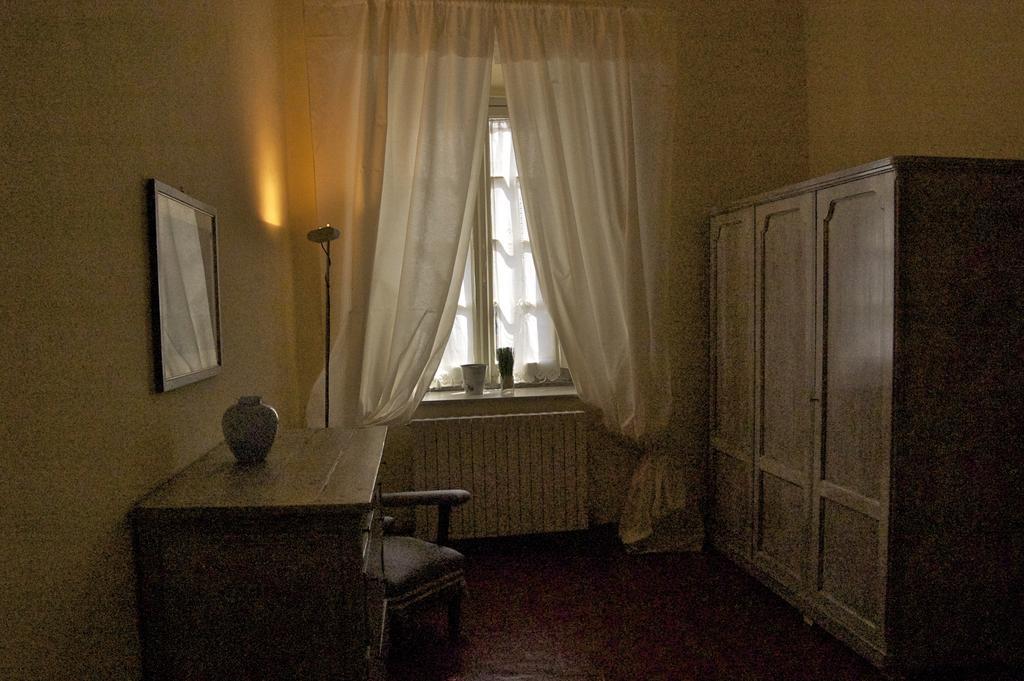 Palazzo Tucci Apartments Лука Екстериор снимка