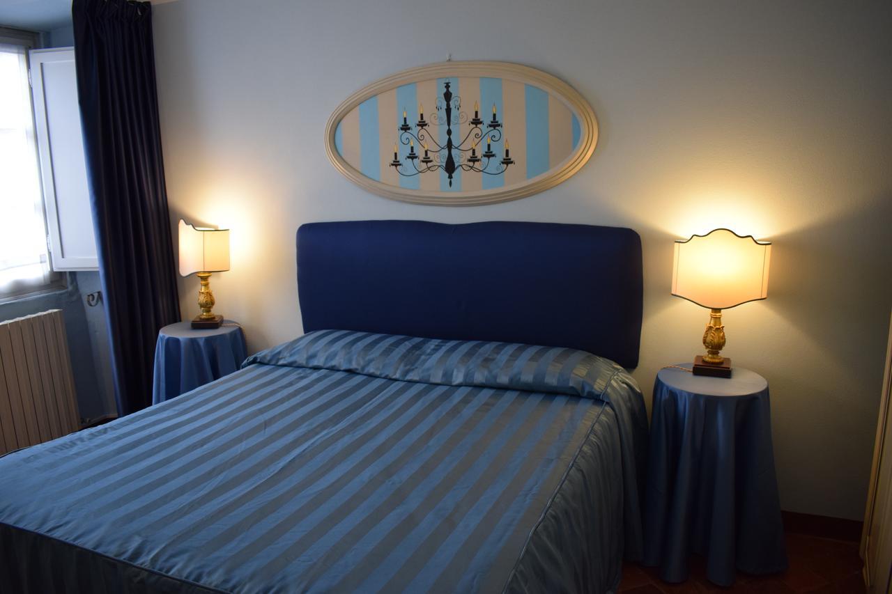 Palazzo Tucci Apartments Лука Екстериор снимка