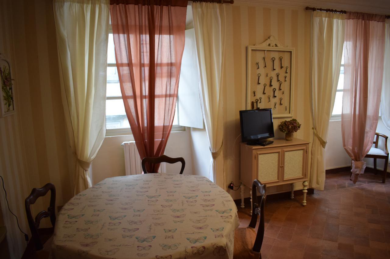 Palazzo Tucci Apartments Лука Екстериор снимка