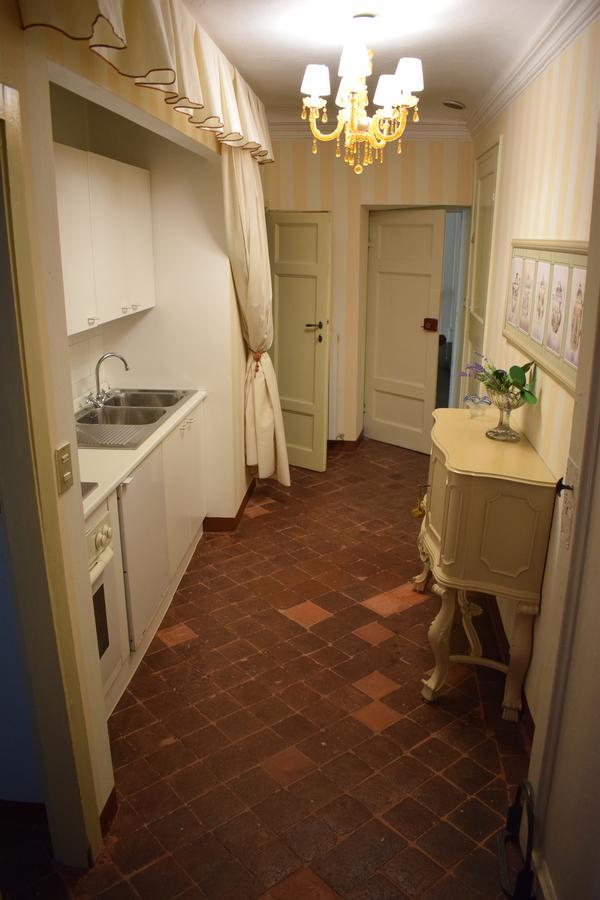 Palazzo Tucci Apartments Лука Екстериор снимка