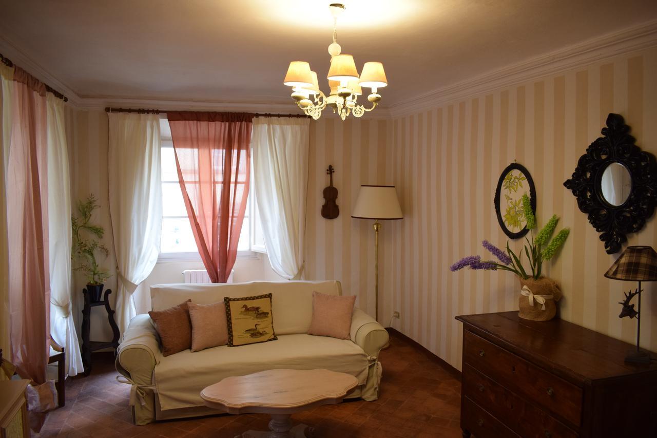 Palazzo Tucci Apartments Лука Екстериор снимка